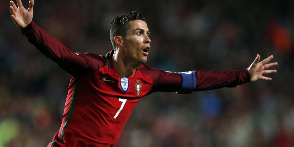 Cristiano Ronaldo fue la figura de Portugal al anotar dos tantos en el triunfo 3-0 sobre Hungría en el estadio La Luz de Lisboa, en partido correspondiente al grupo 2 de la eliminatoria europea.
