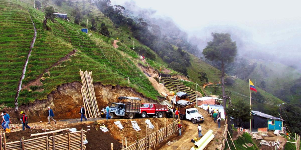 El proyecto La Colosa está unicado a 14 kilómetros de Cajamarca y a 30 de Ibagué.