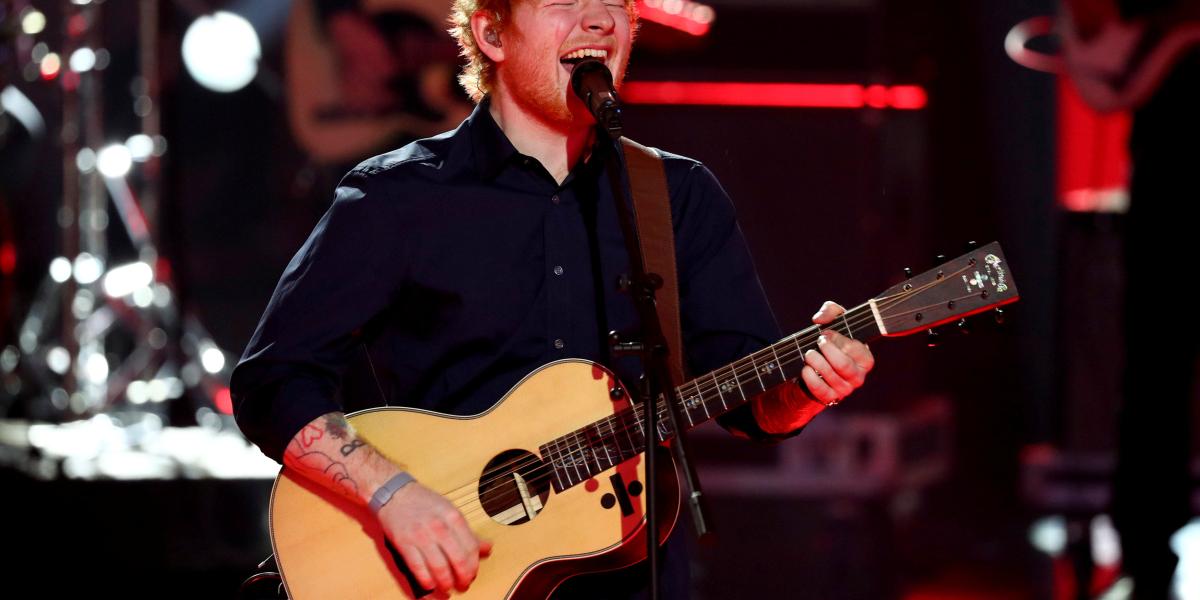 Acompañado solo por su guitarra, Ed Sheeran ha llenado estadios en todo el mundo.