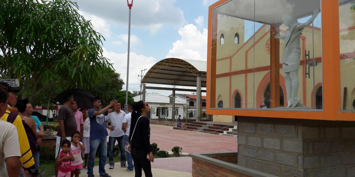 La imagen permanece instalada en la plaza principal de ese municipio del centro del departamento.