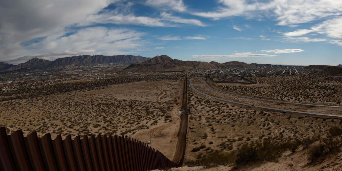 El presidente estadounidense, Donald Trump, aseguró hoy que la construcción del muro en la 
frontera con México comenzará "en meses"