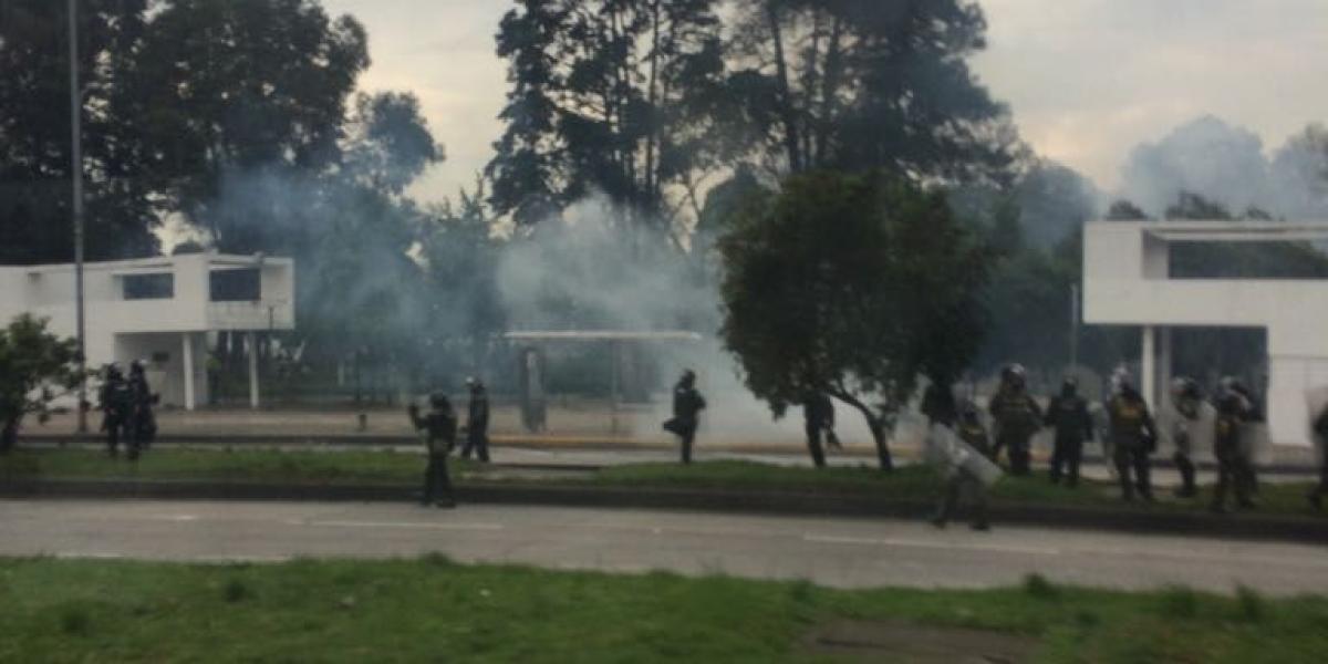 El Esmad hizo presencia en la Universidad Nacional por los disturbios que se registran.