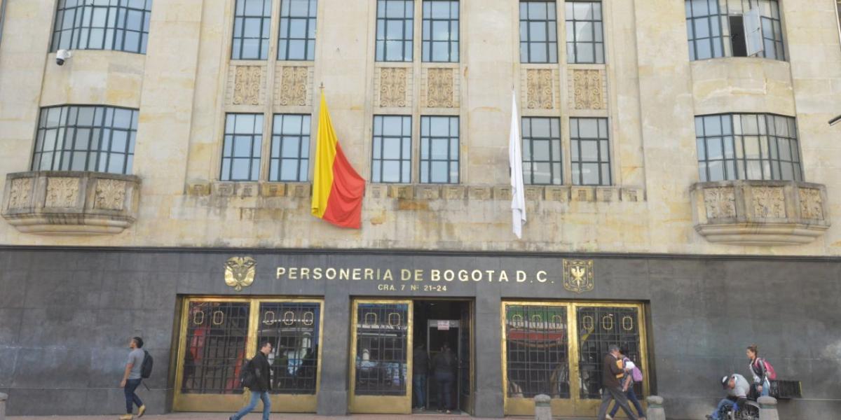 En primera instancia la Personería de Bogotá sancionó e inhabilitó por 10 años a la exSecretaria de la Mujer por presuntas irregularidades en un convenio de asociación.