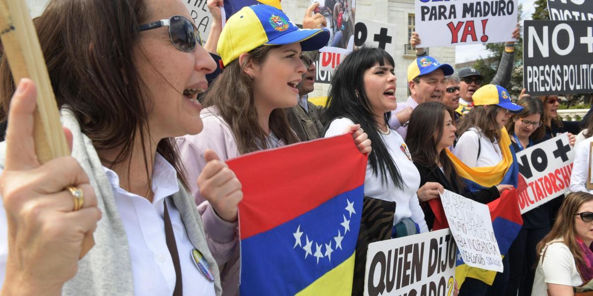 Hoy hubo manifestaciones de exiliados venezolanos residentes en Washington frente a la OEA.