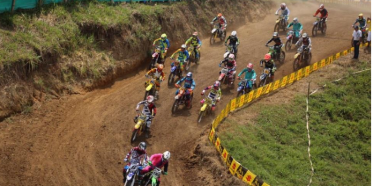 Primera Válida del Campeonato Nacional de Motocross, en una pista entre Pereira y Cerrito, en límites con Valle del Cauca.