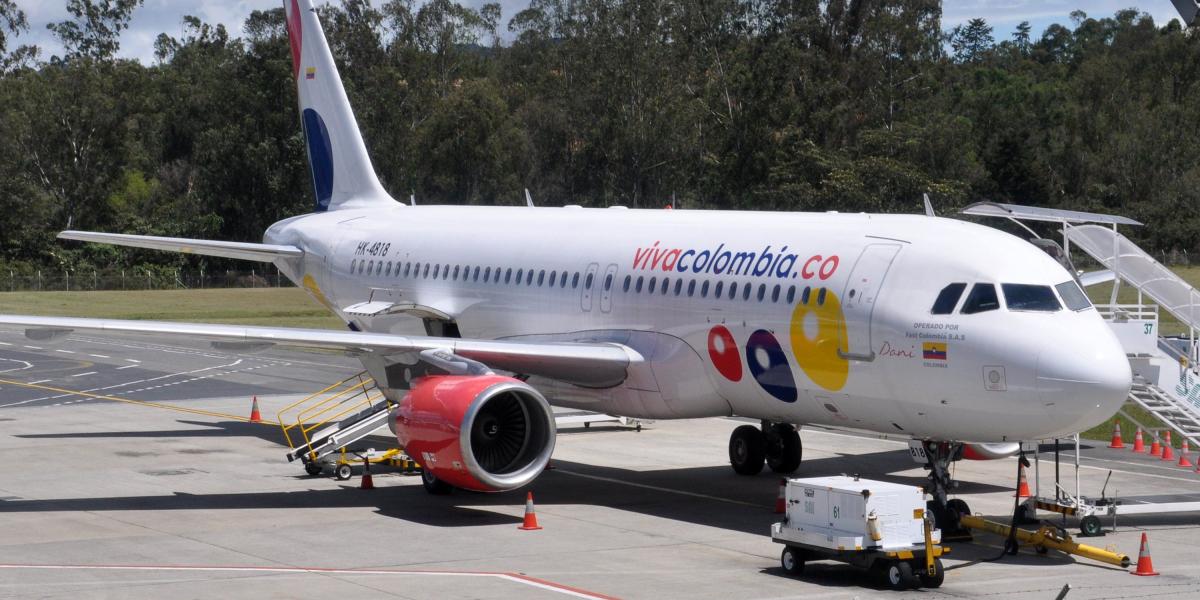 VivaColombia ocupa la tercera posición. Cuenta con 29 rutas en Colombia y vuela hacia Lima; en Perú; Quito, en Ecuador; Miami, en EE. UU, y Panamá.