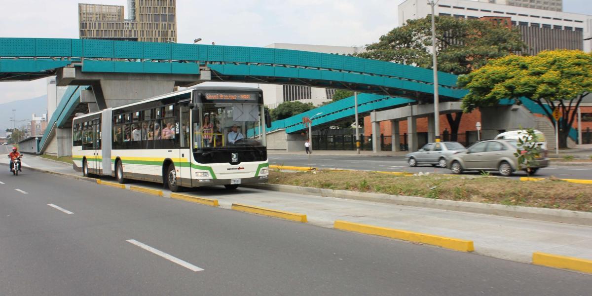 El Metro en sus Líneas de Buses cuenta con 30 Articulados y 47 Padrones con motor dedicado a GNV y en las Cuencas 3 y 6 se cuenta con 302 buses alimentadores con motor dedicado a GNV.