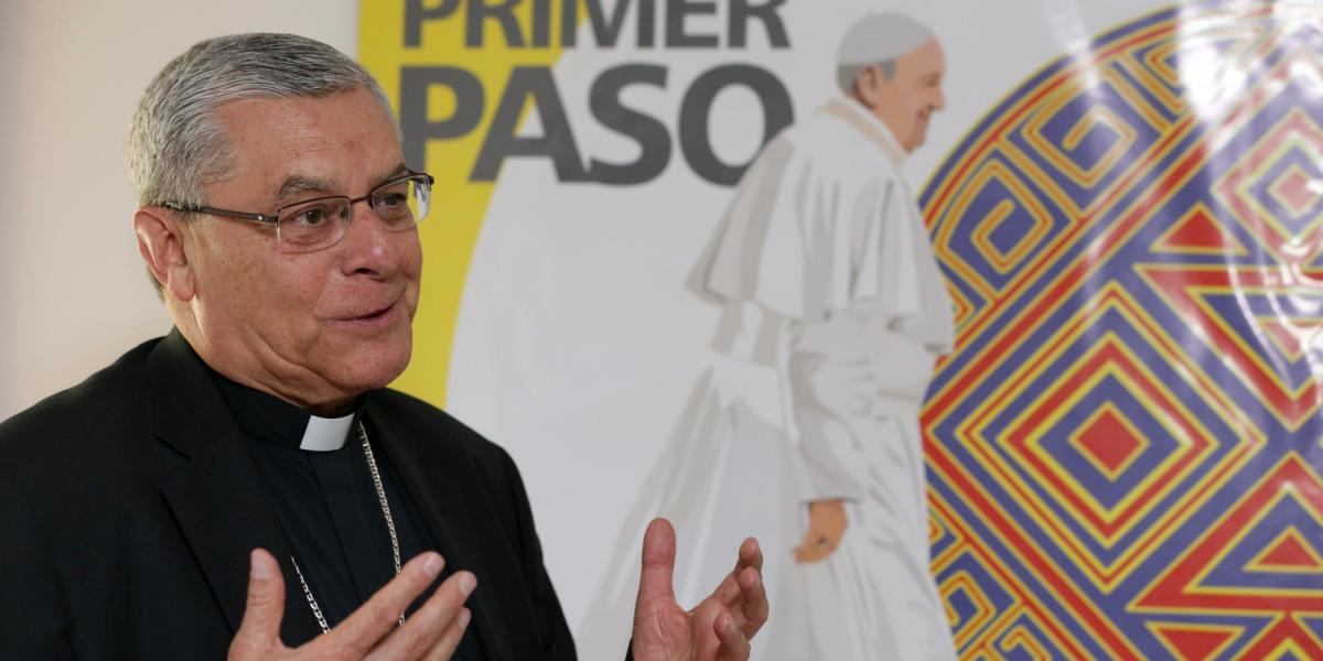 Monseñor Fabio Suescún Mutis nació hace 74 años en Bucaramanga y es el obispo castrense de Colombia.