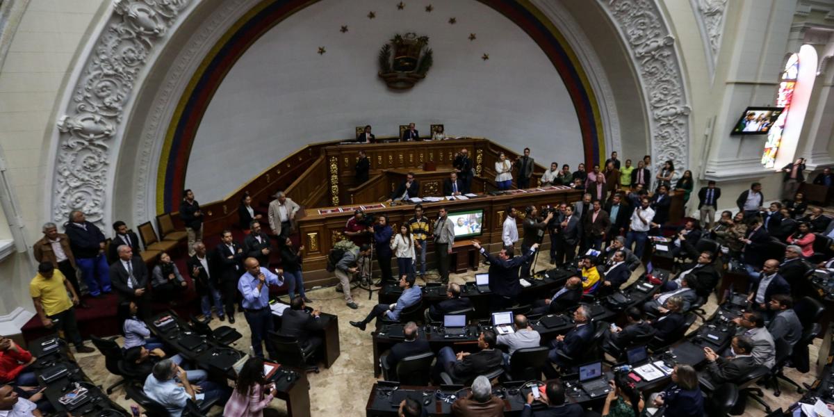 La oposición pide que los magistrados del Tribunas Supremo abandonen sus cargos, pues en dos sentencias, aunque fueron revocadas parcialmente, le quitaron las funciones al parlamento, de mayoría opositora.