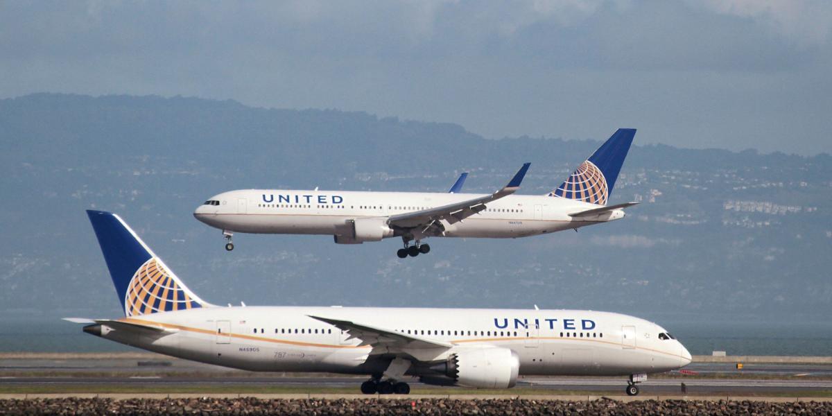 En solo dos semanas United Airlines ha protagonizado dos incidentes de discriminación y agresión contra sus pasajeros.