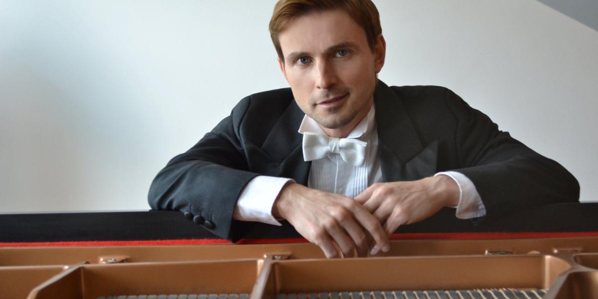 Sergei Sitchkov ha sido por años el solista principal de la Orquesta Sinfónica Nacional.