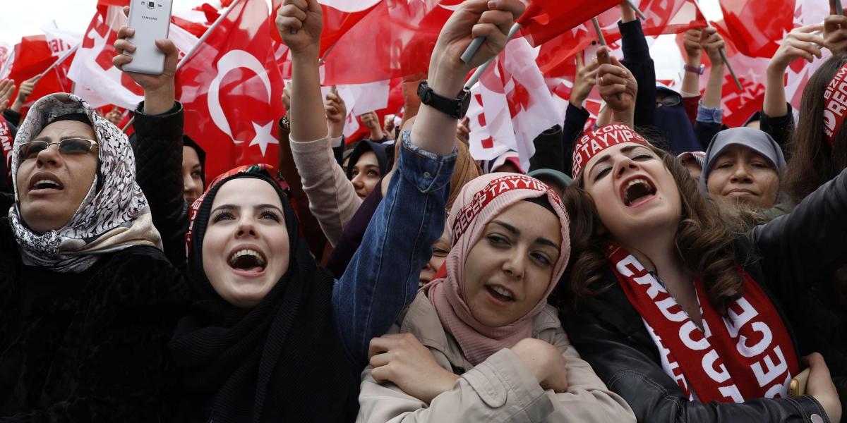 Un gran porcentaje de la población joven está motivado por el discurso desafiante de Erdogan contra las potencias de Occidente.