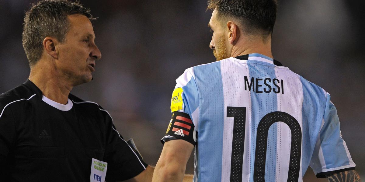 La sanción de la FIFA a Lionel Messi podría bajar a dos fechas.