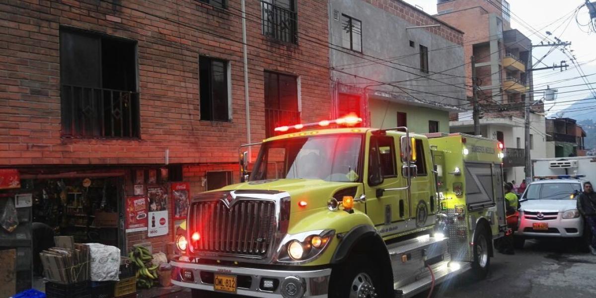 Unidades de bomberos atendieron rápidamente la emergencia en una residencia del barrio Buenos Aires