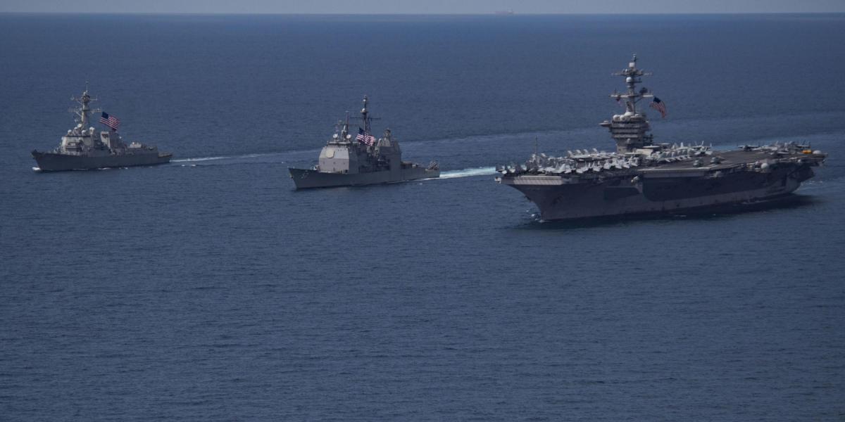 El portaaviones y algunos navíos de guerra de Estados Unidos se dirigen hacia la península coreana.