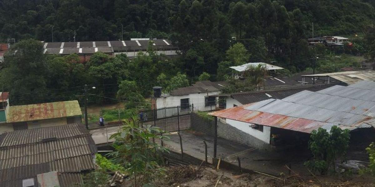 El sector de Molinos, en Villamaría, fue evacuado por el riesgo de sufrir un deslizamiento como los que se han presentado en Manizales desde el miércoles pasado.