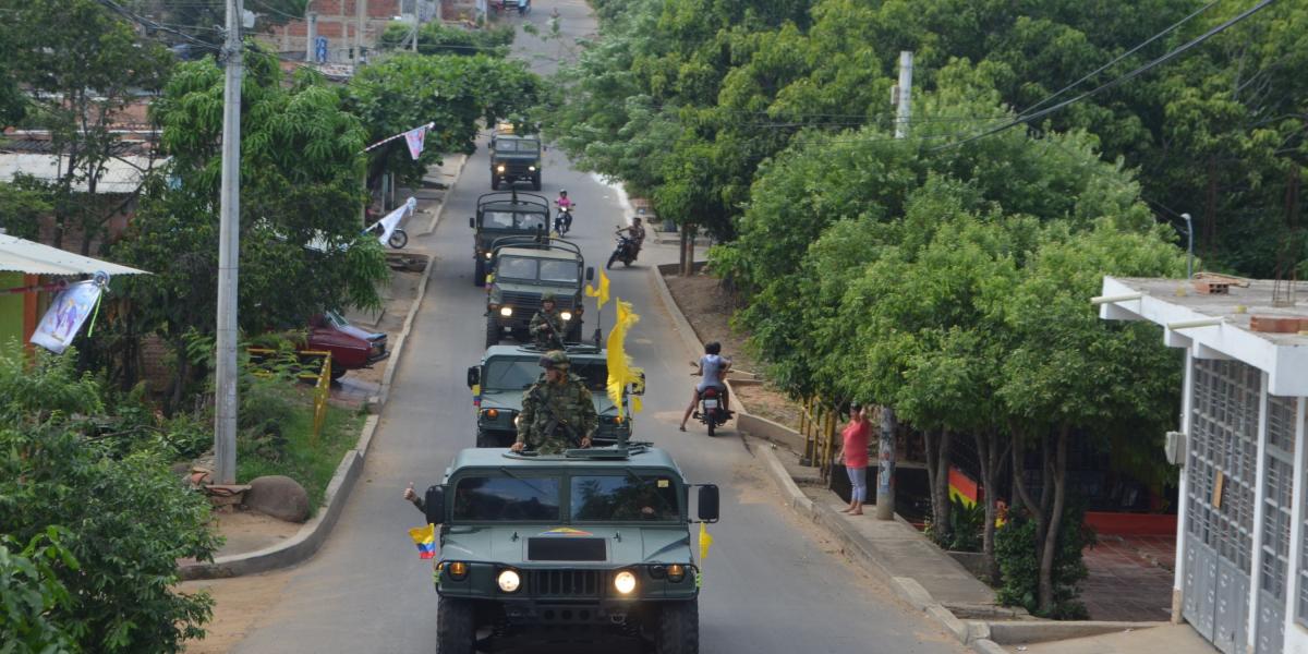 Tropas del Ejército patrullando el casco urbano del municipio fronterizo de Villa del Rosario, en Norte de Santander