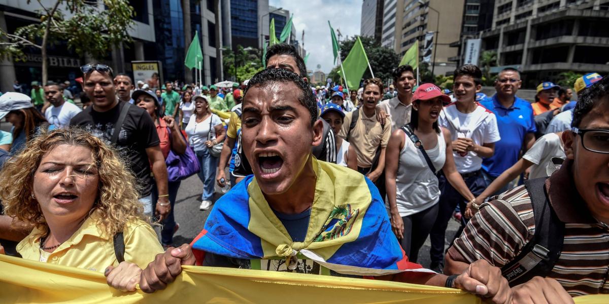 Concentrados principalmente en Caracas, los opositores estarán durante todo el día en el que han denominado el "gran plantón".