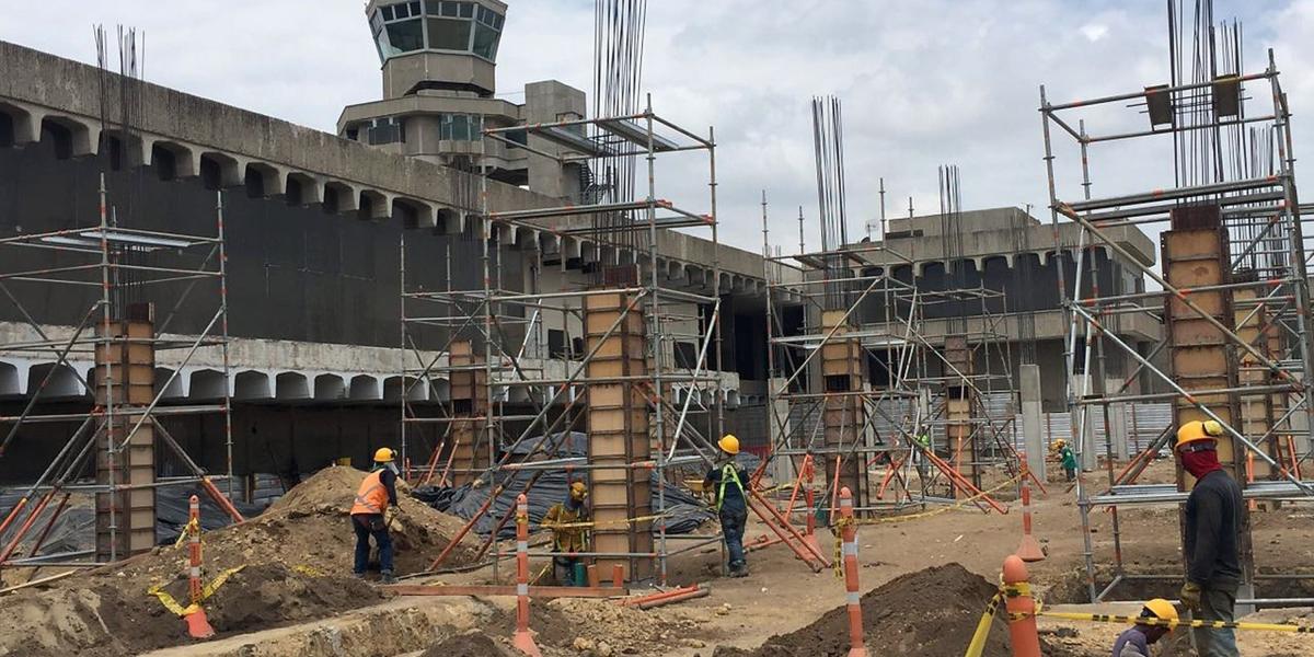 La remodelación en el Ernesto Cortissoz: El aeropuerto concesionado por la ANI y que sirve a Barranquilla está en renovación, ampliación en la terminal de pasajeros y repavimentación de la pista.