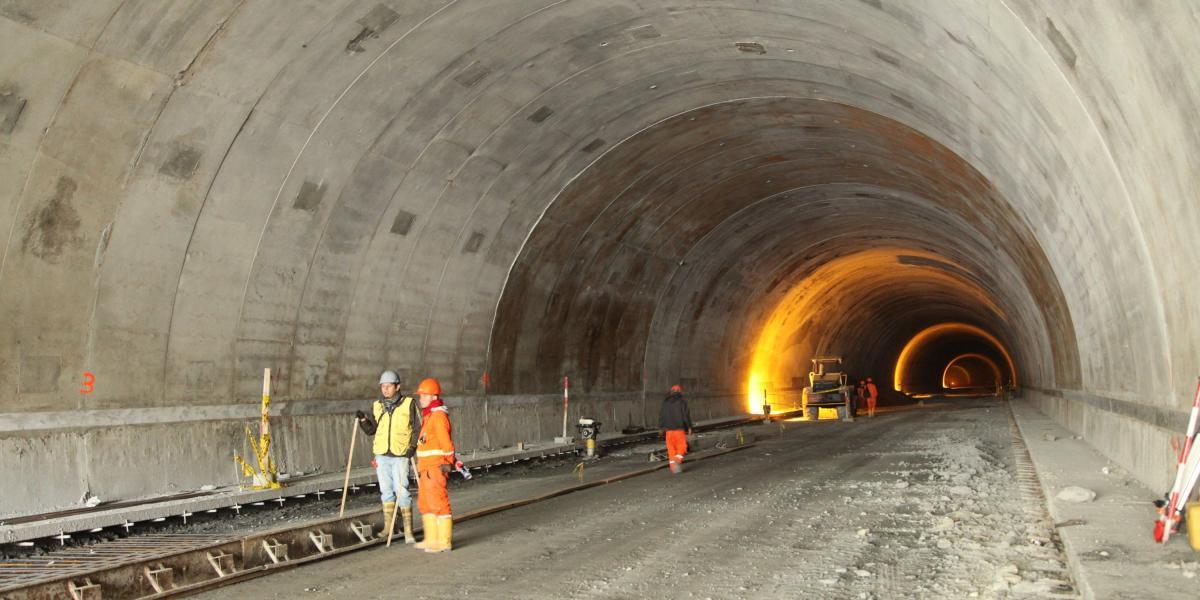 Al proyecto le queda faltando el 12 por ciento, que corresponde a una parte del revestimiento del túnel principal y su pavimentación.
