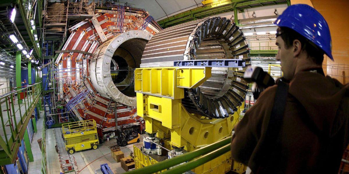 Experimentos del Gran Colisionador de Hadrones han hallado nuevas partículas, que les permiten 
a los científicos avanzar en las teorías sobre la formación de núcleos atómicos.