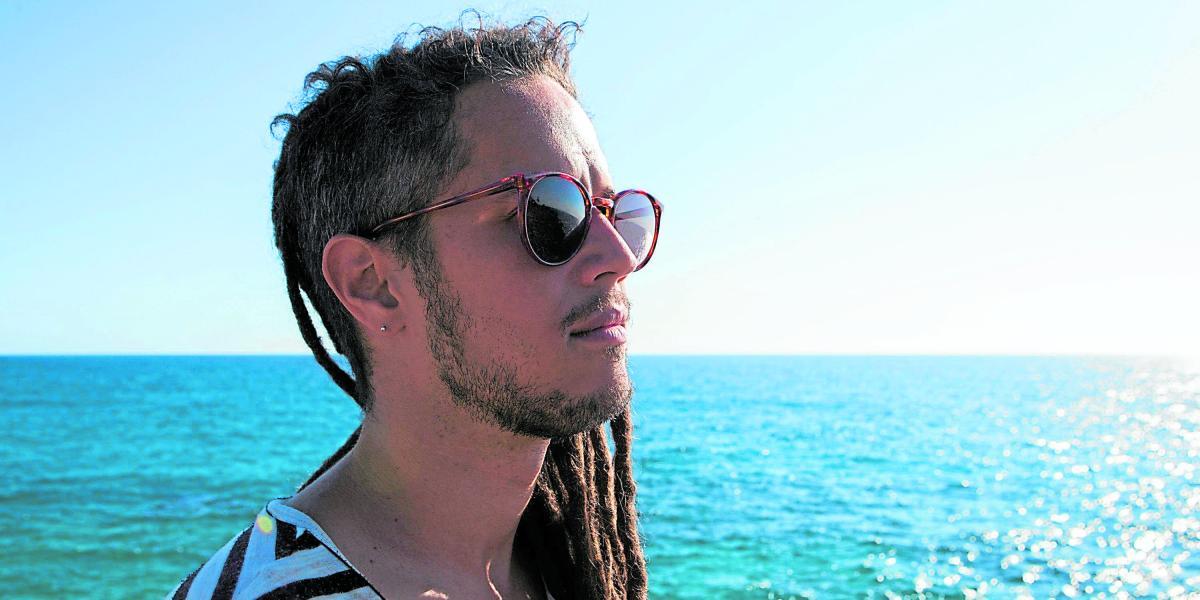 ‘A la mar’ es el segundo álbum de Vicente García.
