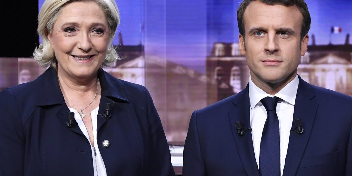 La candidata ultraderechista a la presidencia de Francia, Marine Le Pen (i), y su rival, el centrista Emmanuel Macron, quien, según los sondeos, ganó el debate del miércoles.