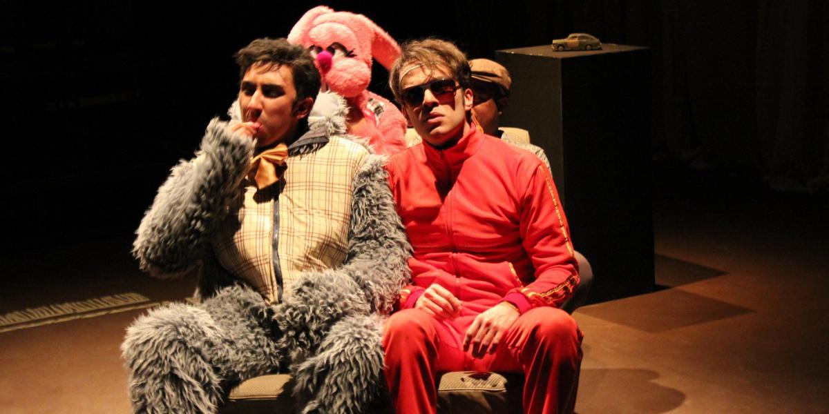 Morris (Christian Villamil) y El Búlgaro (César Álvarez) son los protagonistas de la obra.