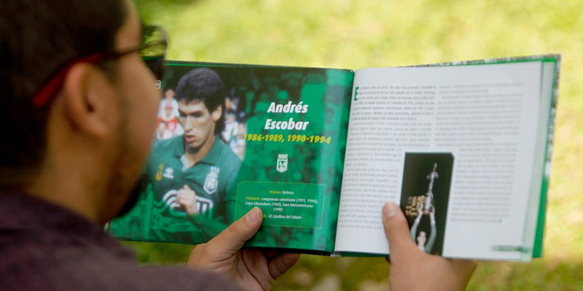 ‘La leyenda del gol’, ‘ 65 años Atlético Nacional’ y ‘La vida por esta pasión’ son algunos libros escritos por Ramón Pinilla.