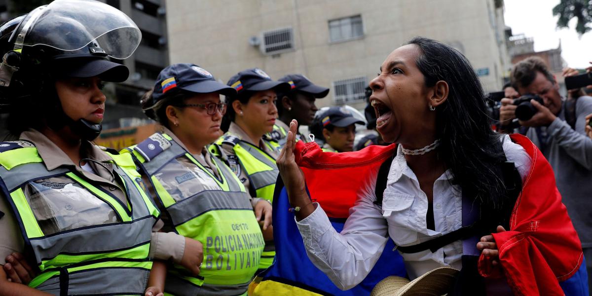 Esperan llegar al ministerio público en el centro de Caracas, no obstante, allí las espera un cordón militar.