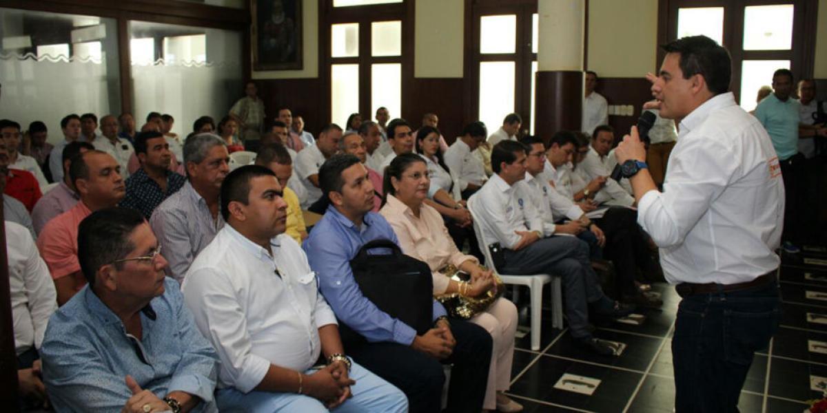 El ministro de Transporte, Jorge Eduardo Rojas, en la reunión sobre infraestructura, en Santa Marta.