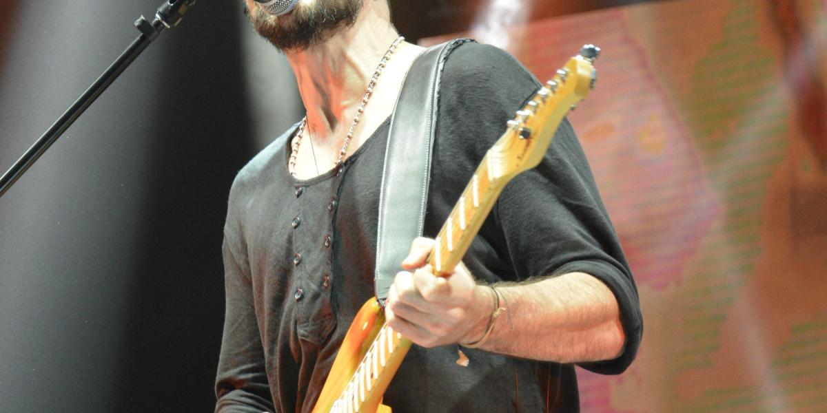 'Perro viejo', 'Ángel' y 'Fuego' son algunas de las canciones que componen el nuevo disco de Juanes.
