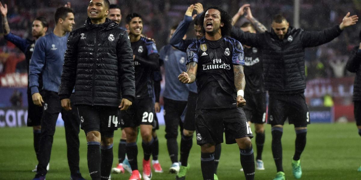 Los jugadores de Real Madrid festejan la clasificación.