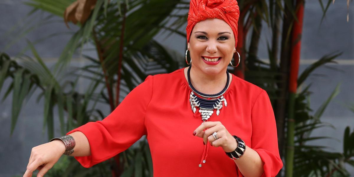 Mayte Santacruz presenta su sencillo 'La Comay'