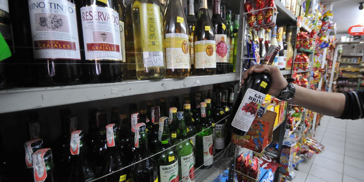 Hasta ahora el consumidor no se ha mostrado dispuesto a pagar más por una botella de licor o de vino.