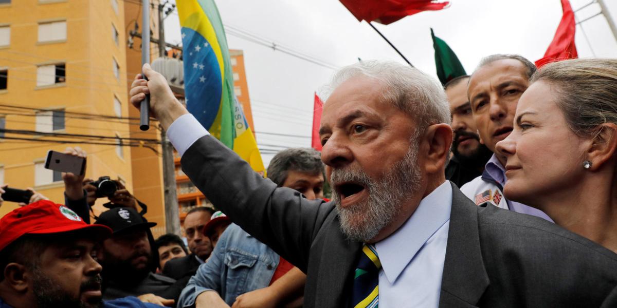 Luiz Inácio Lula da Silva en un acto público luego de dar testimonio ante el juez federal Sergio Moro en Curitiba (Brasil).