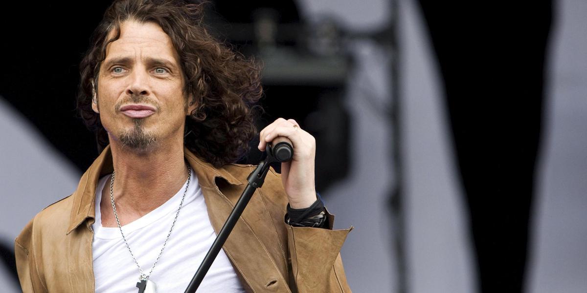 El cantante Chris Cornell (der.) se encontraba en Detroit (EE. UU.).