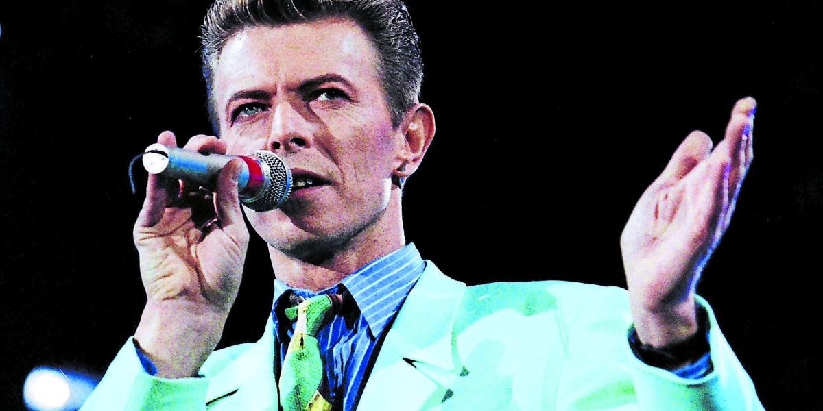 David Bowie, cantante.