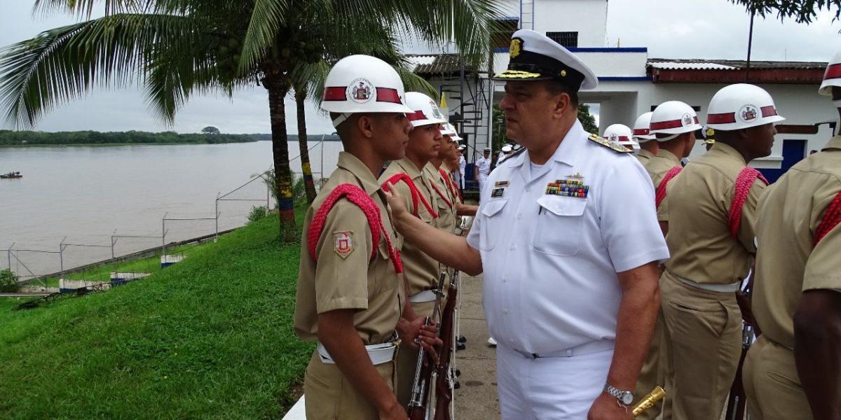 El almirante Leonardo Santamaría estuvo el día de ayer, 18 de mayo, en Puerto Leguízamo, Putumayo.