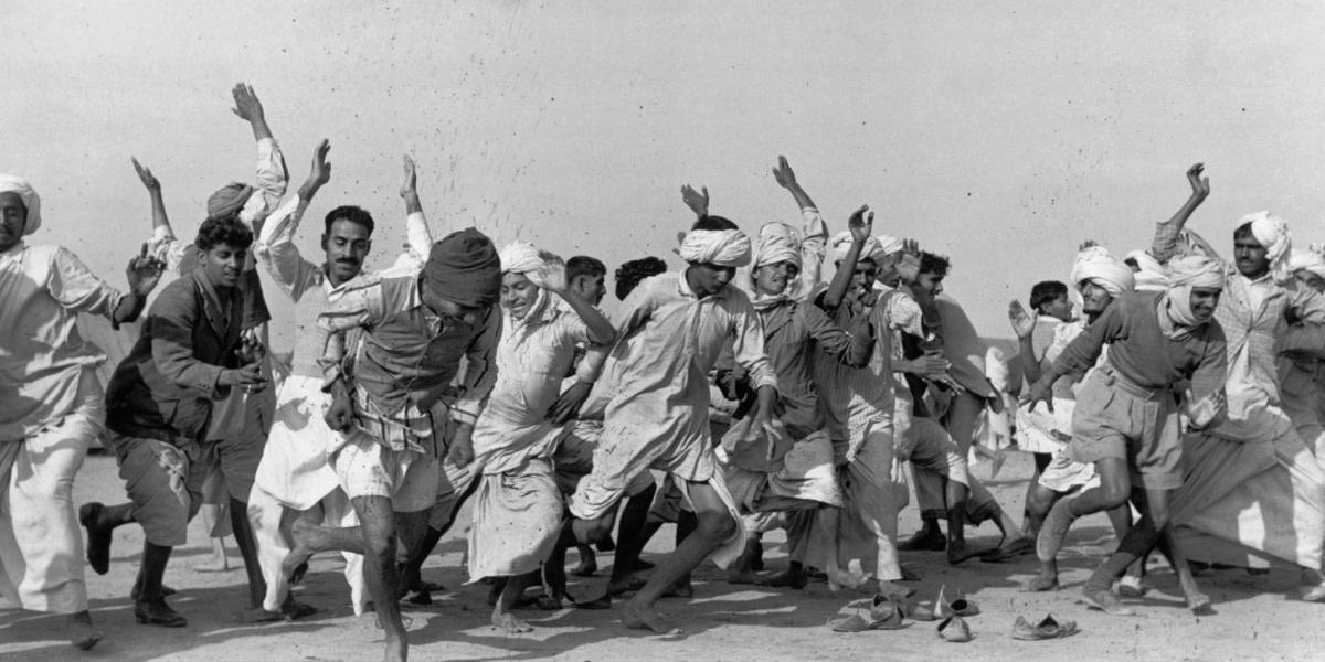 ‘Gimnasia en un campo de refugiados’. Kurukshetra, India. Diciembre de 1947.