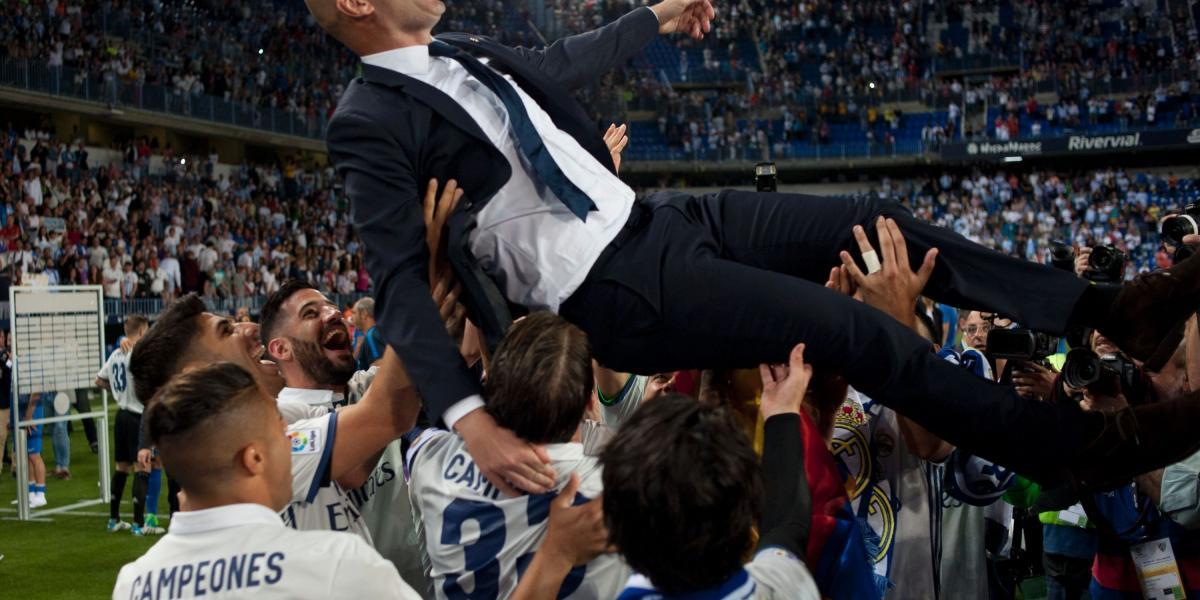 Zinedine Zidane festejando el título de liga.