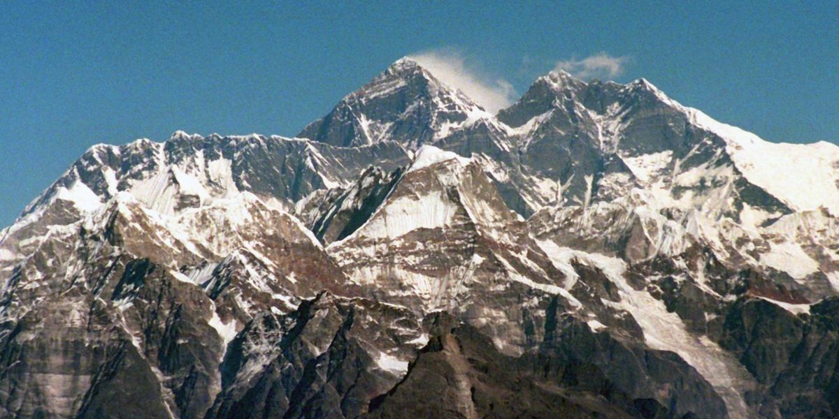 El monte Everest tiene 8.848 metros de altura