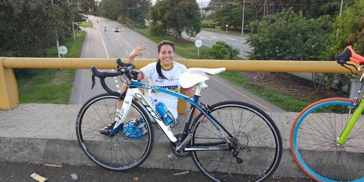 La deportista recorría varias ciudades del país en su bicicleta. Pide solidaridad para encontrarla