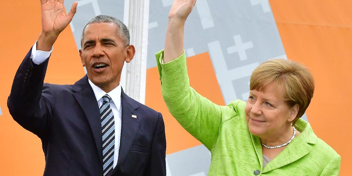 El expresidente de Estados Unidos Barack Obama y la canciller alemana, Angela Merkel, en Berlín.
