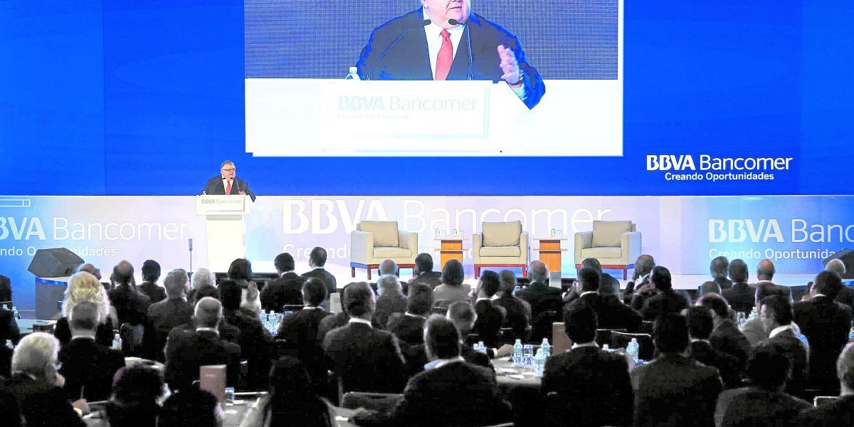 El gobernador del Banco de México, Agustín Carstens, durante su intervención en la reunión nacional de consejeros del BBVA Bancomer.