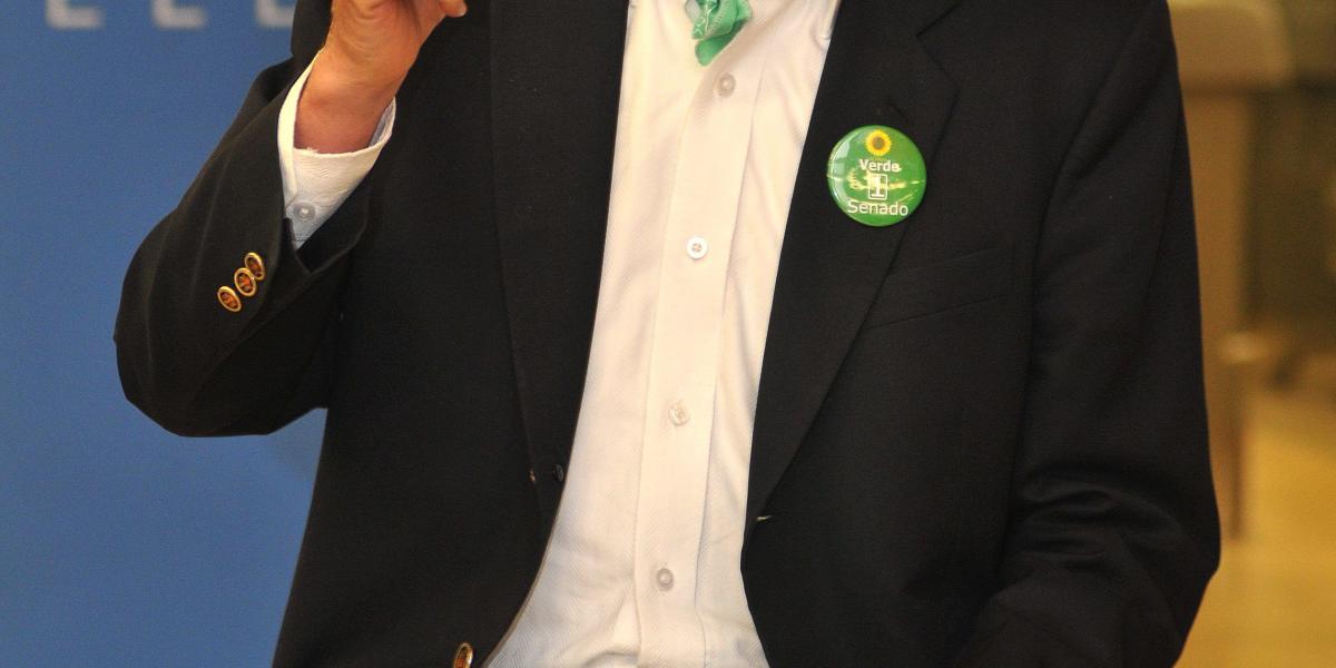 El senador por Alianza Verde Antonio Navarro, se lanzó este lunes como precandidato presidencial.