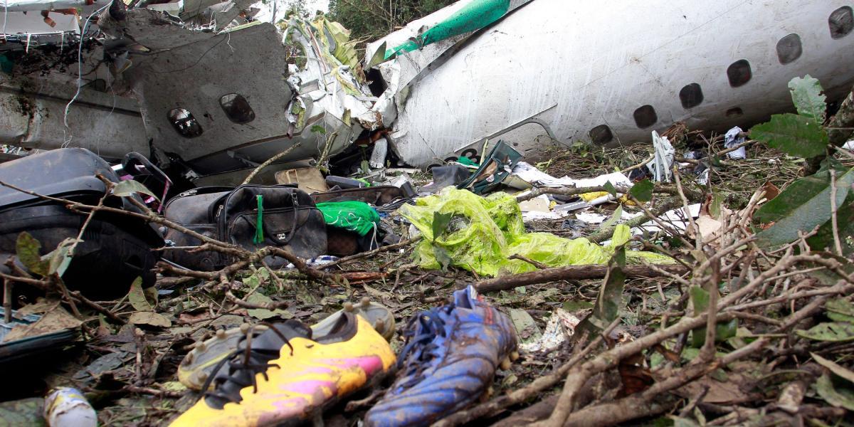 El vuelo 2933 de la aerolínea LaMia, que transportaba 68 pasajeros y 9 miembros de la tripulación, se estrelló el 28 de noviembre de 2016. Entre los viajeros se encontraban los integrantes del equipo de fútbol Chapecoense, que se dirigía a Medellín para disputar la final de la Copa Sudamericana.