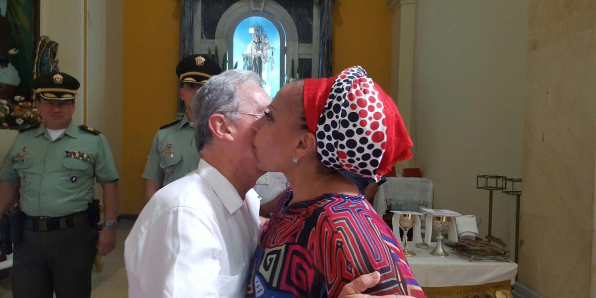 El expresidente Álvaro Uribe y la exsenadora Piedad Córdoba se reunieron el año pasado en La Guajira.