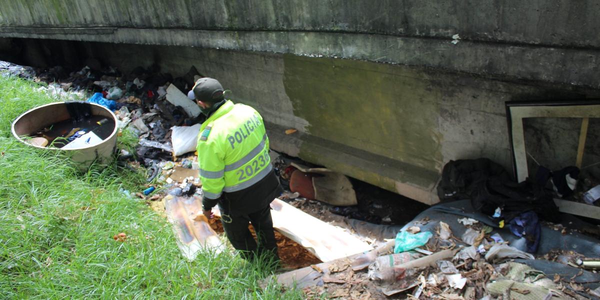 En un día de limpieza se remueven hasta 62 m³ de basura en Las Delicias, sin contar la que quita la empresa Aguas de Bogotá.