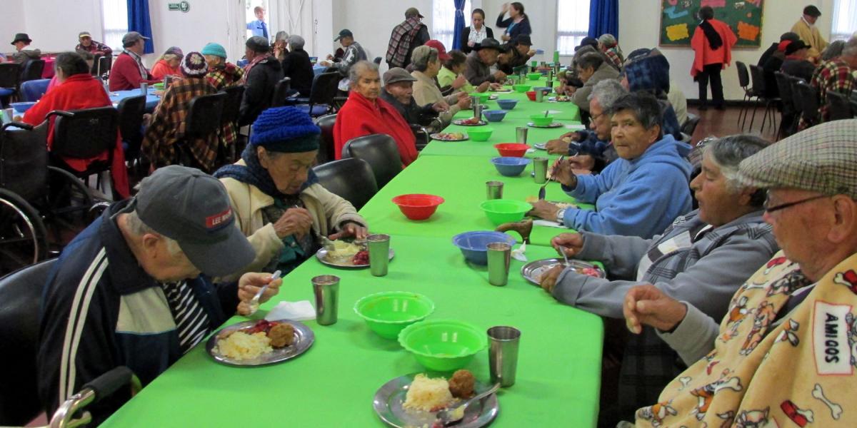 En sus 16 centros de protección, el Distrito acoge 1.980 ancianos vulnerables.